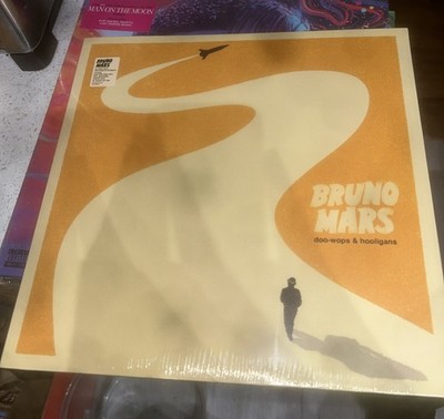 Doo-Wops and Hooligans by Mars, Bruno (Record, 2010)