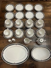 Noritake Ivory China #7260 Etienne Black Pink Floral 8 Piece Tea Cup Saucer Set