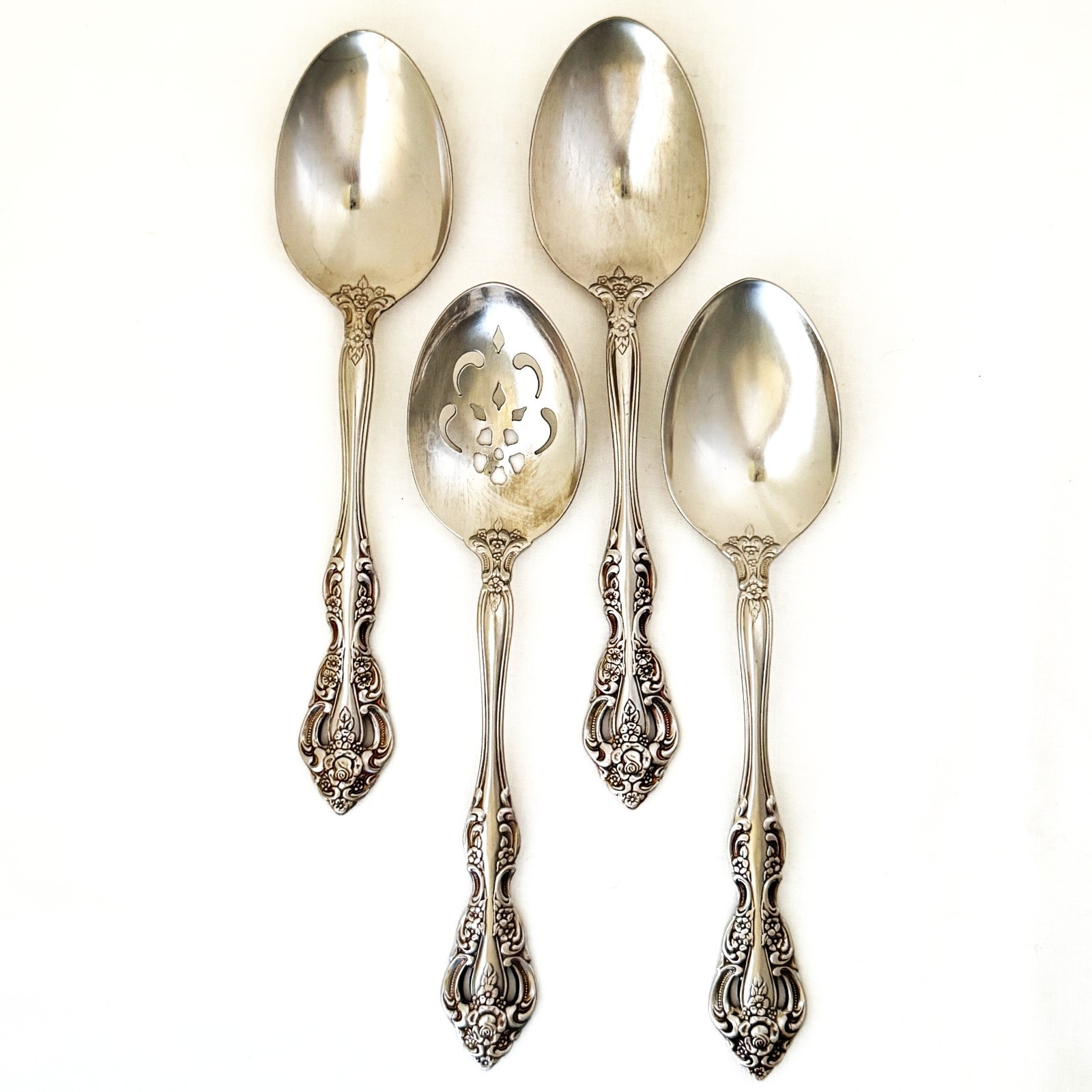 Lot of 38 Michaelangelo Heirloom by Oneida Stainless Flatware