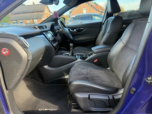 2017 Nissan Qashqai 1.5 dCi N-Vision 5dr HATCHBACK Diesel Manual - Picture 10 of 16
