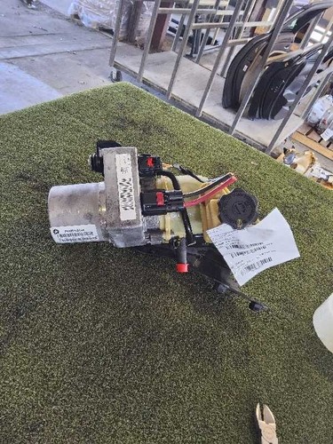 2011-2015 Dodge Charger Chrysler 300 3.6L,5.7L Power Steering Pump Used