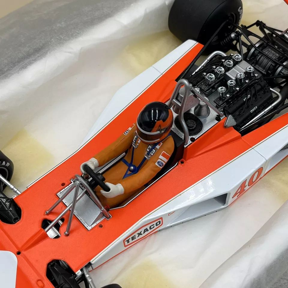 MINICHAMPS 1/18 McLaren Ford M23 #40 Gilles Villeneuve British GP 1977 530771840 - Image 4 of 4
