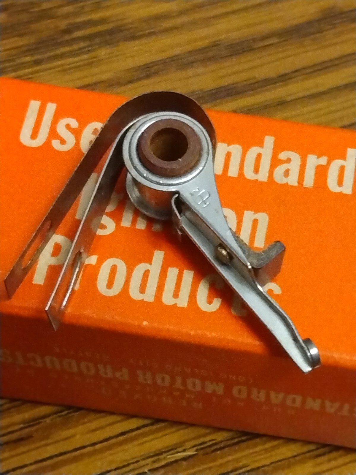 One(1) Standard Motor Products AL5061 Contact Points Set missing