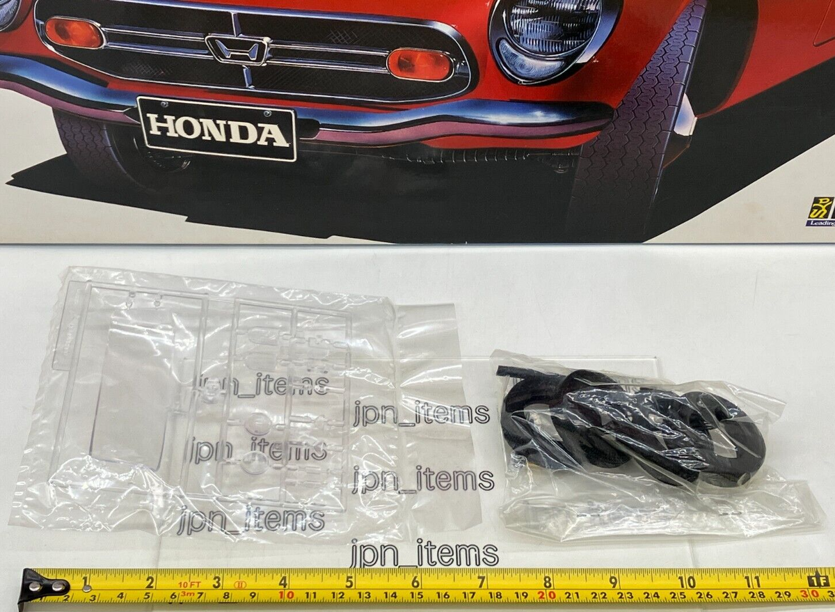 Doyusha 1/12 Plastic Model Kit Honda S800 Display