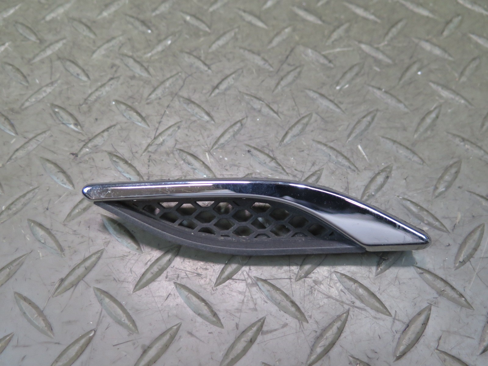 Maserati Ghibli 2014-2019 Front Left Air vent grilles Set of 3