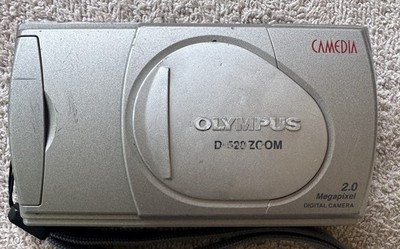 Olympus D-520 Zoom 2 MP Digital Camera & SmartMedia ID 128MB Memory Card