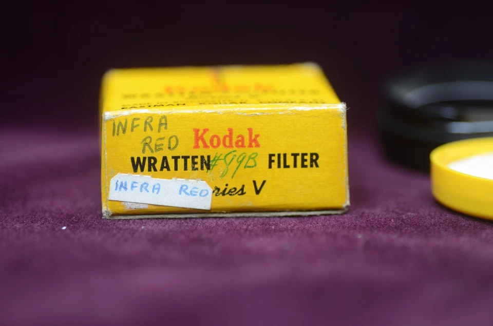 Kodak Series V 87 and 89b infrared filters - Image 3 of 4