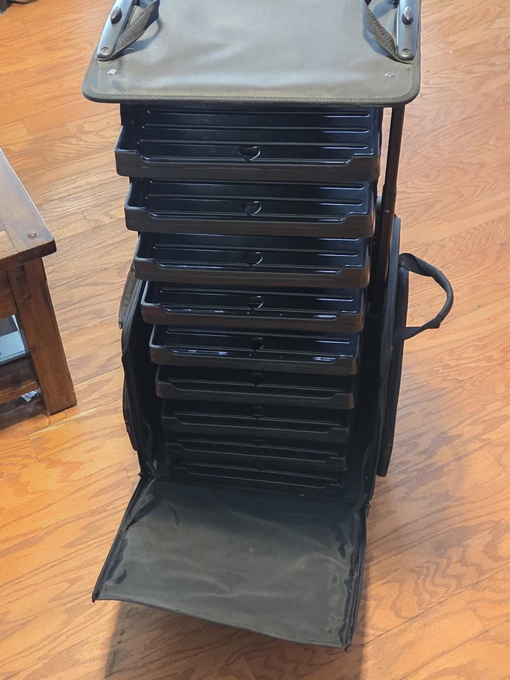 Organizador de artesanato Crop In Style P3 tote rolante 9 bandejas estojo expansível 18"x17"x15" - Imagem 4 de 4