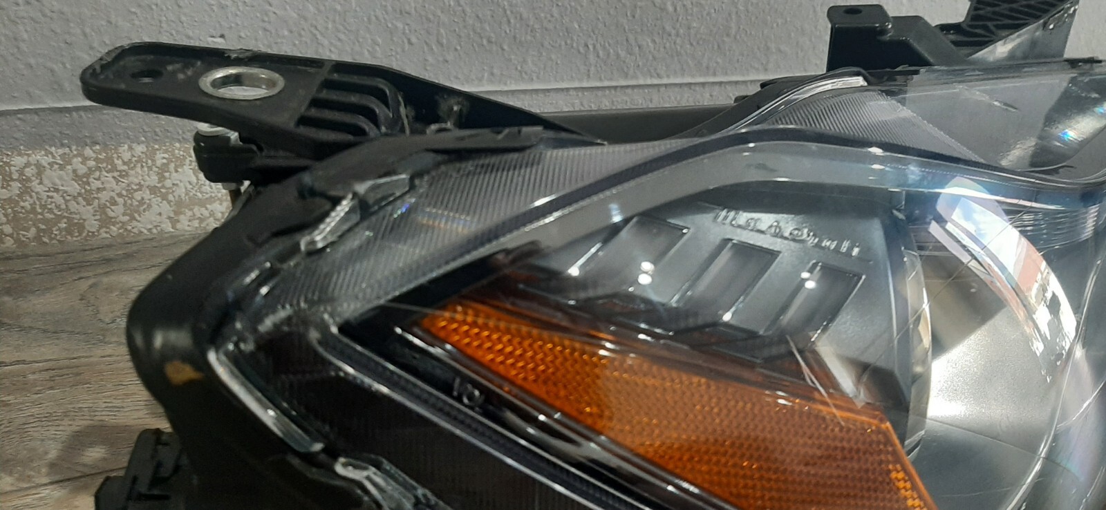 OEM 2014-2017 Maserati Ghibli SQ4 USED Front Right Bi-Xenon Headlight Assembly