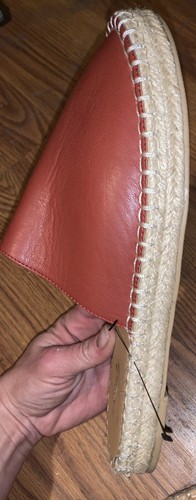 Ladies Size 8.5 Burgundy Quipid Slip-ons Flats **Please See Description - Picture 6 of 7