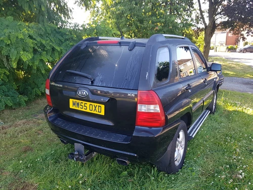 KIA Sportage XS 4WD Automatic (2005) SPARES or REPAIRS - Picture 1 of 9