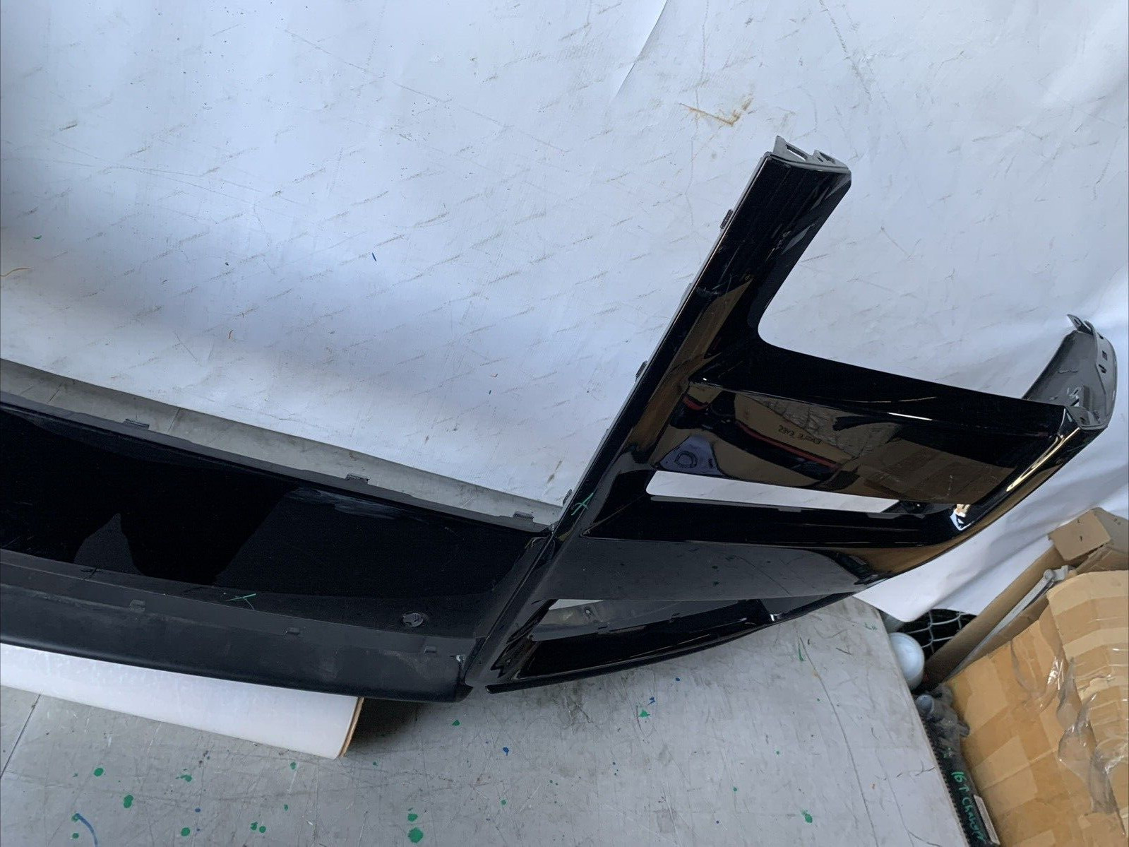 2018 - 2022 ROLLS ROYCE CULLINAN RR34 FRONT BUMPER COVER OEM