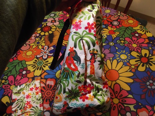 LESPORTSAC Tote Bag Hawiian Style 18.5"in Wide 12.5"in Deep Extra Front Pocket - Picture 9 of 17