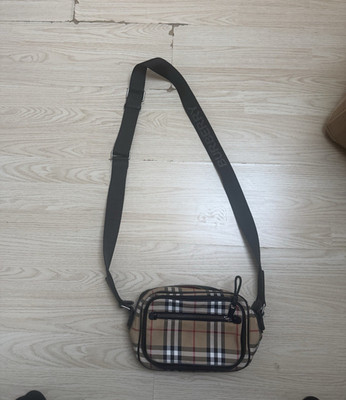 Herren Umhängetasche/Crossbody Karo Beige/Schwarz/Rot Canvas Reißverschluss
