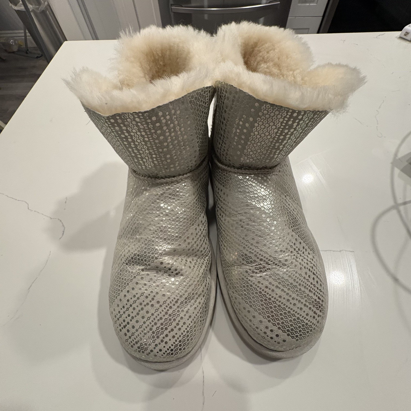 UGG GRAY MINI BAILEY BUTTON BLING METALLIC GREY B… - image 1