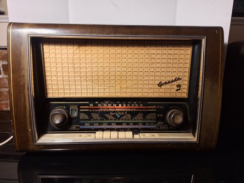 VTG Rare Blaupunkt Granada 3D 2220 Tube Radio TESTED WORKING READ DESCRIPTION