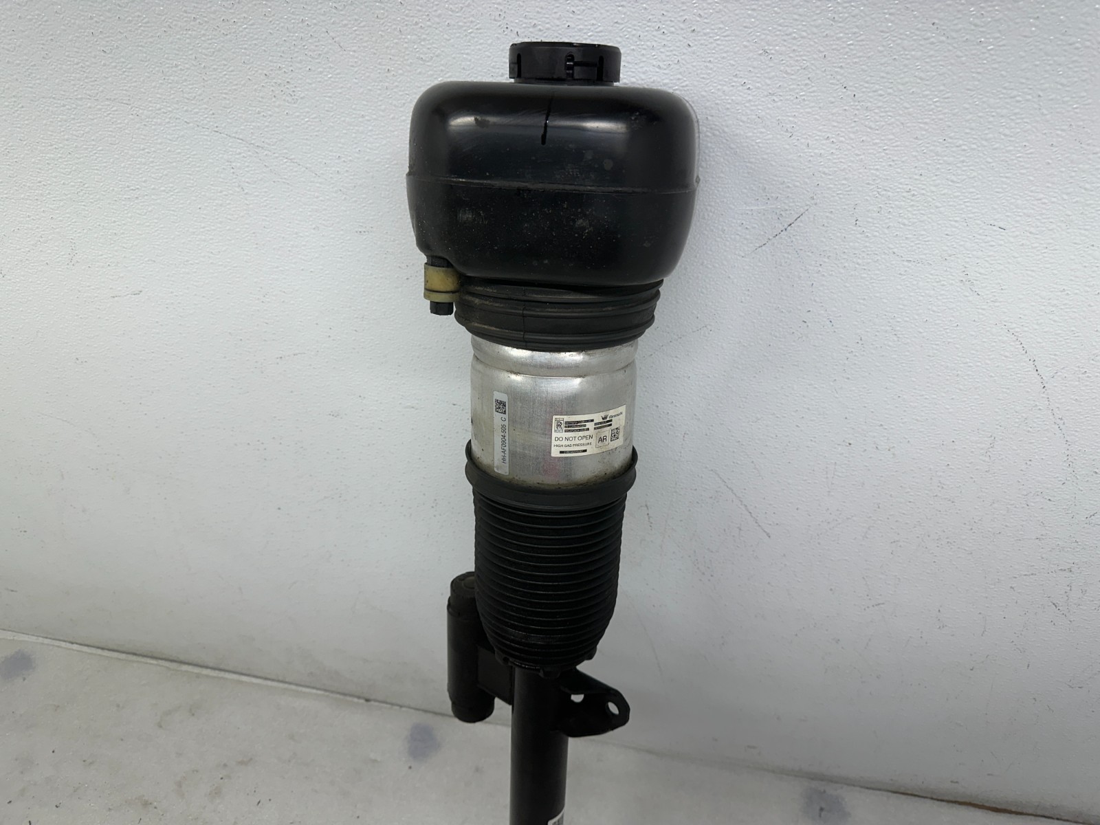 Rolls-Royce Phantom 2017-2025 Front Right Air suspension strut