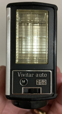 Lot of 2) VIVITAR #26-A & 2600 Auto Flash, Instructions, 12 Flash PC Sync Cord