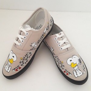 bradford exchange snoopy shoes
