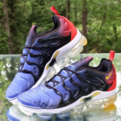 university gold vapormax plus