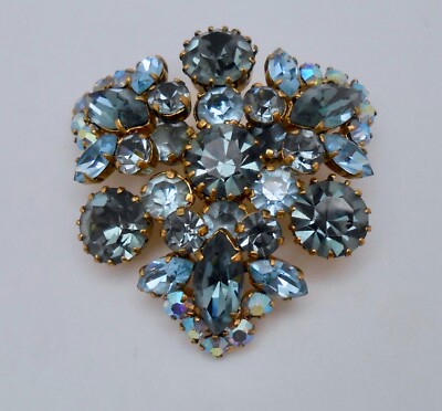 Vintage Marked AUSTRIA Blue Crystal Rhinestone Floral Brooch Pin   P40