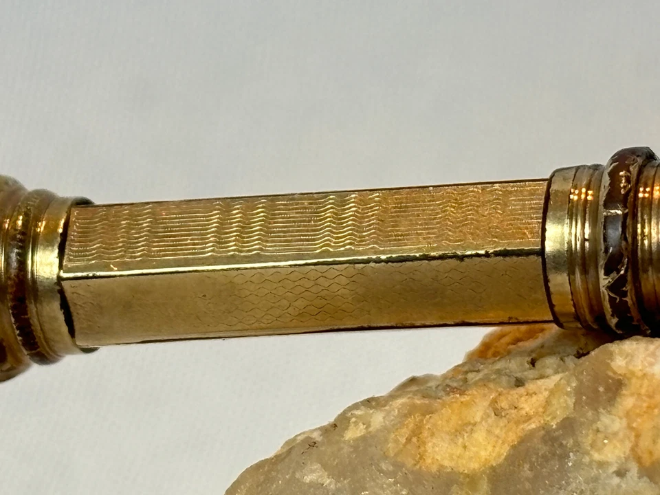 Lápiz mecánico y pluma de inmersión rellenos de oro de colección como una joya púrpura telescópica deslizante Foto 3 de 4