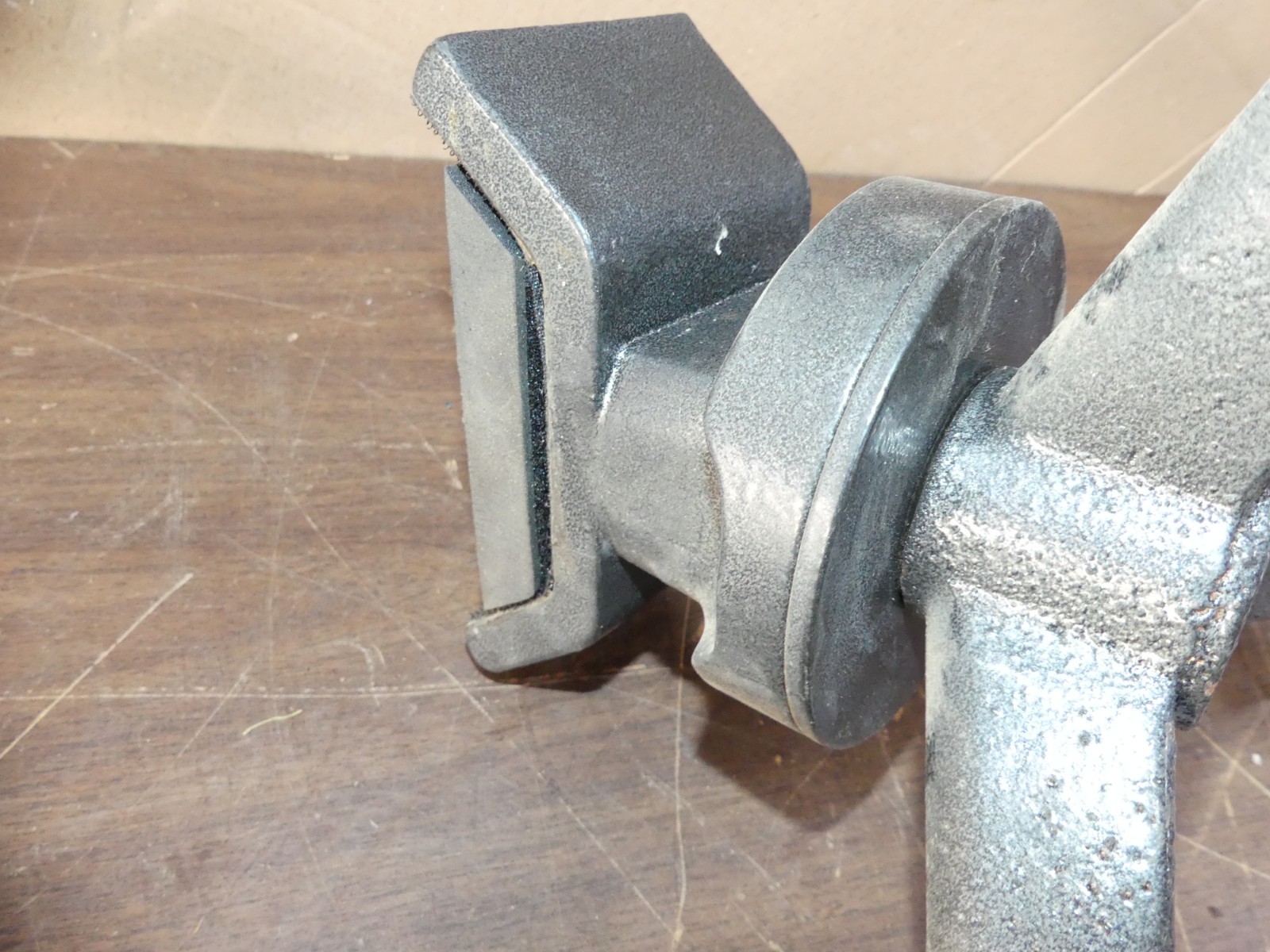 Front Shooting Rest for Big Guns with 3 point leveling