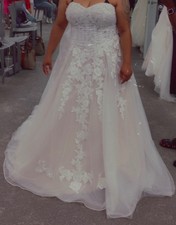 Davids Bridal Wedding Dress