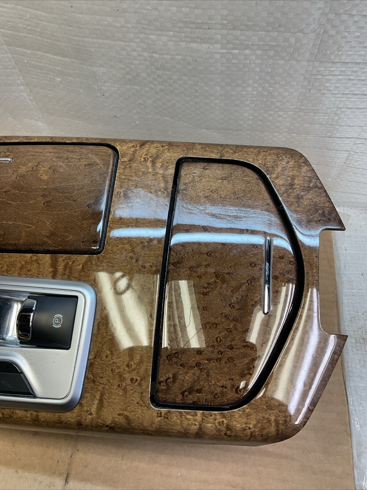 Maserati Ghibli Quattroporte center console compartment trim panel #8420