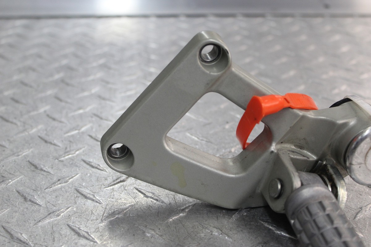 1993 KAWASAKI NINJA ZX6 ZX600E LEFT REAR BACK PASSENGER PEG | eBay