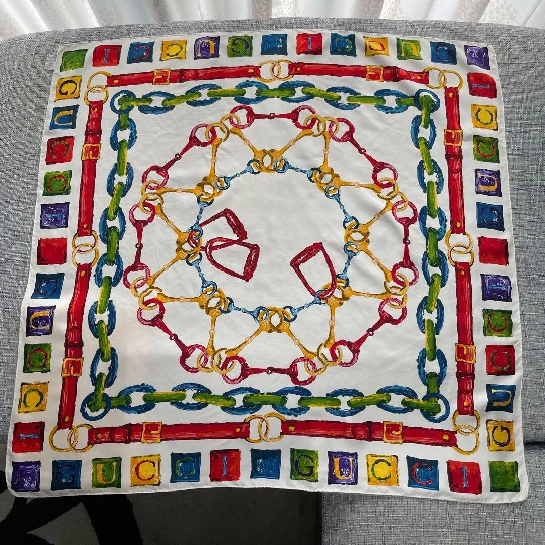 Foulard GUCCI tissu authentique mode grand motif mors de cheval all over