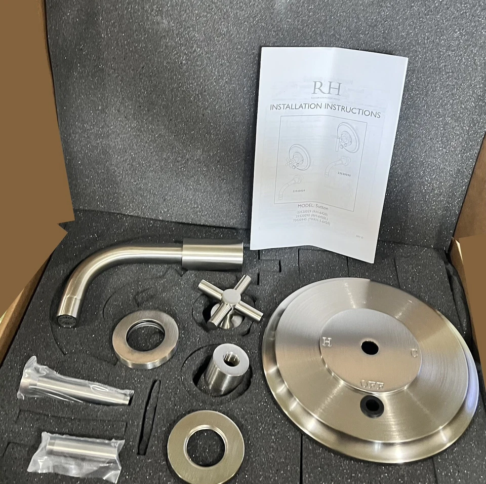 HERRAJES DE RESTAURACIÓN NÍQUEL SATINADO SUTTON BAÑERA DE PRESIÓN EQUILIBRADA BOQUILLA Y MOLDURA Foto 3 de 4