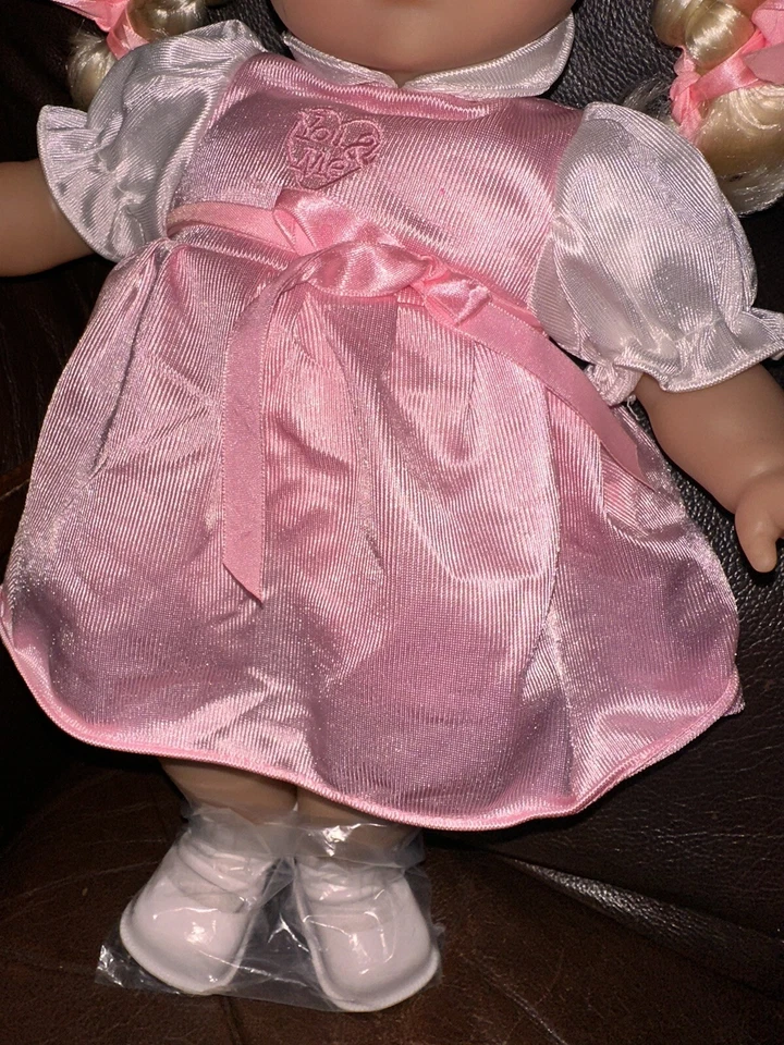 Muñeca bebé 12 pulgadas vinilo ojos azules pelo rubio Toys R Us 2017 Geoffrey You & Me Foto 3 de 4