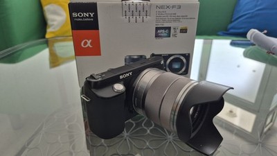 Sony Alpha NEX-F3 16.1MP Digitalkamera, Kit OSS 18-55mm und  16mm