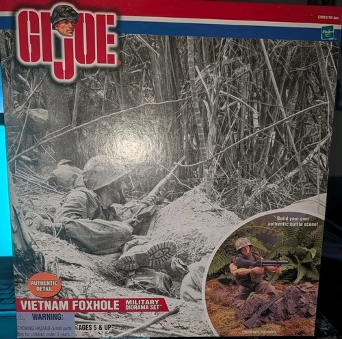 Vintage 2000 Hasbro #57699 GI Joe Vietnam Foxhole Diorama Set-Many Vintage Items