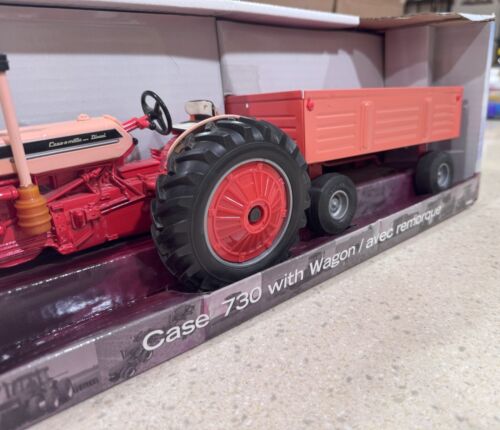 Case 730 with Wagon 1/16th - Picture 3 of 5