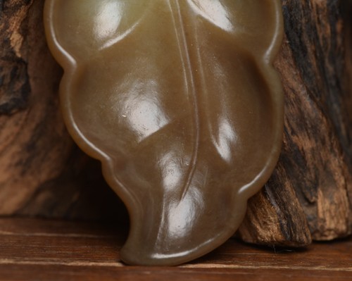 Certified Natural Hetian Jade Hand-carved Exquisite Leaf Brush Washer 4056 - Picture 7 of 9