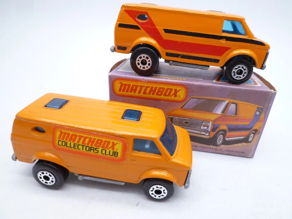 VINTAGE MATCHBOX SUPERFAST No.68e CHEVROLET VAN PAIR / ONE ORIGINAL BOX 1980 - Image 2 of 4