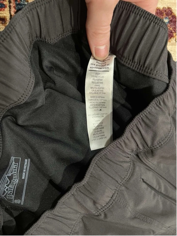 Falda corta de golf para mujer Patagonia atlética negra talla pequeña Foto 3 de 4