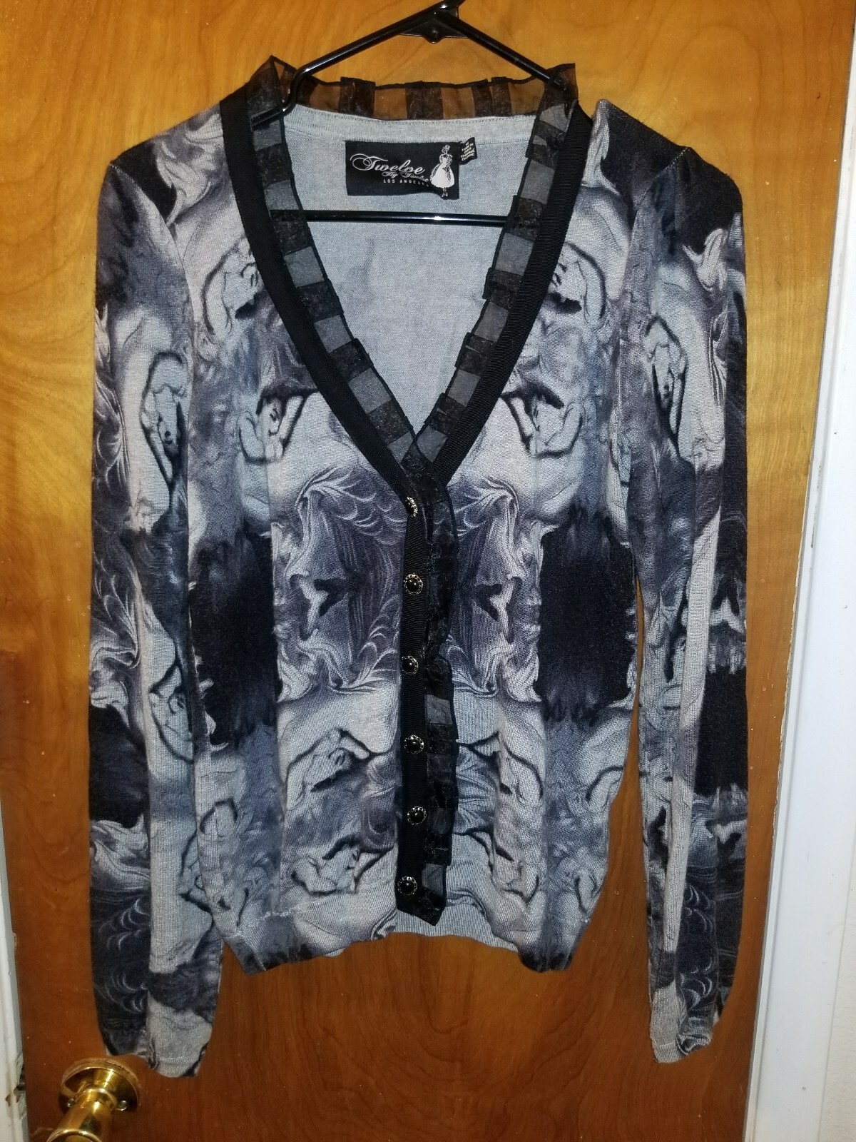 Picture 2 of 9