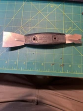 Red Devil Dual-Purpose Window Tool 4044 Putty Glazing & Removing Tool 9"