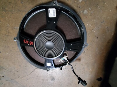2005-2006-2007 Cadillac STS Bose Rear Subwoofer Speaker 25725734