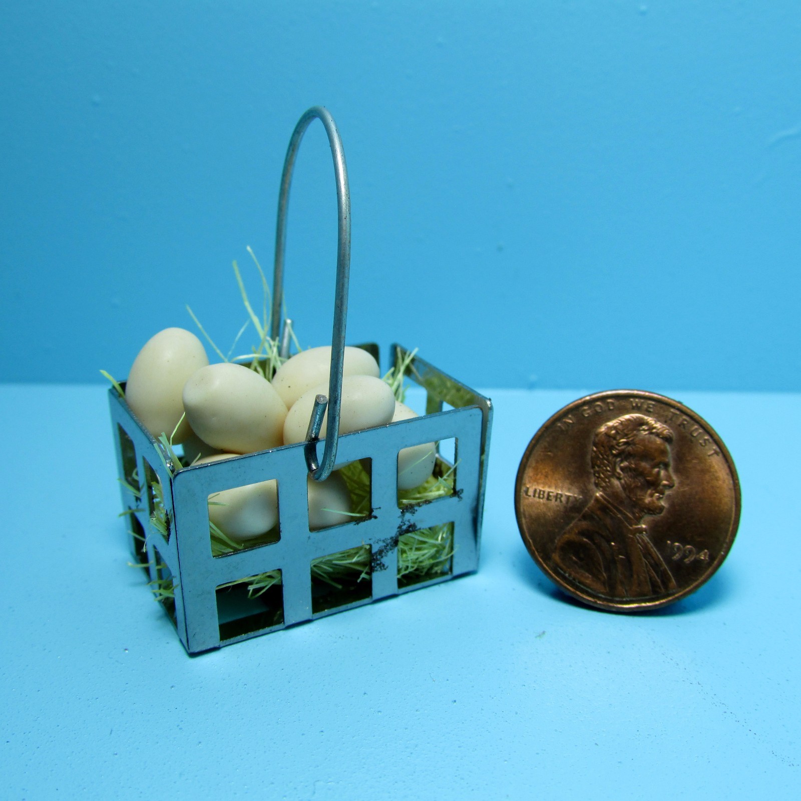Brown eggs in a basket | Premium Photo