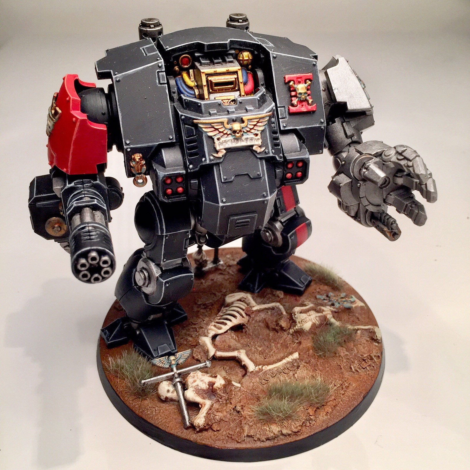 Space Marines Primaris rödemptor Dreadnought - Målad för dödwatch Space Marines Primaris rödemptor Dreadnought - Målad för dödwatch