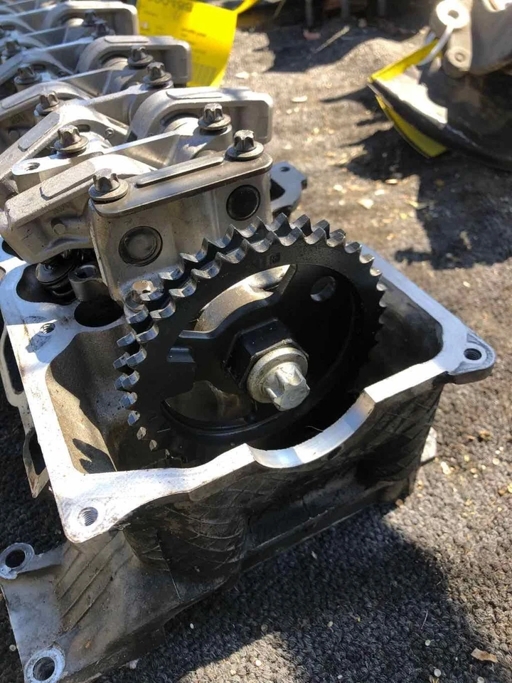 Mercedes Benz CLS500 1999-2011 culata del motor lado izquierdo del conductor 5,0 L LH Foto 3 de 4