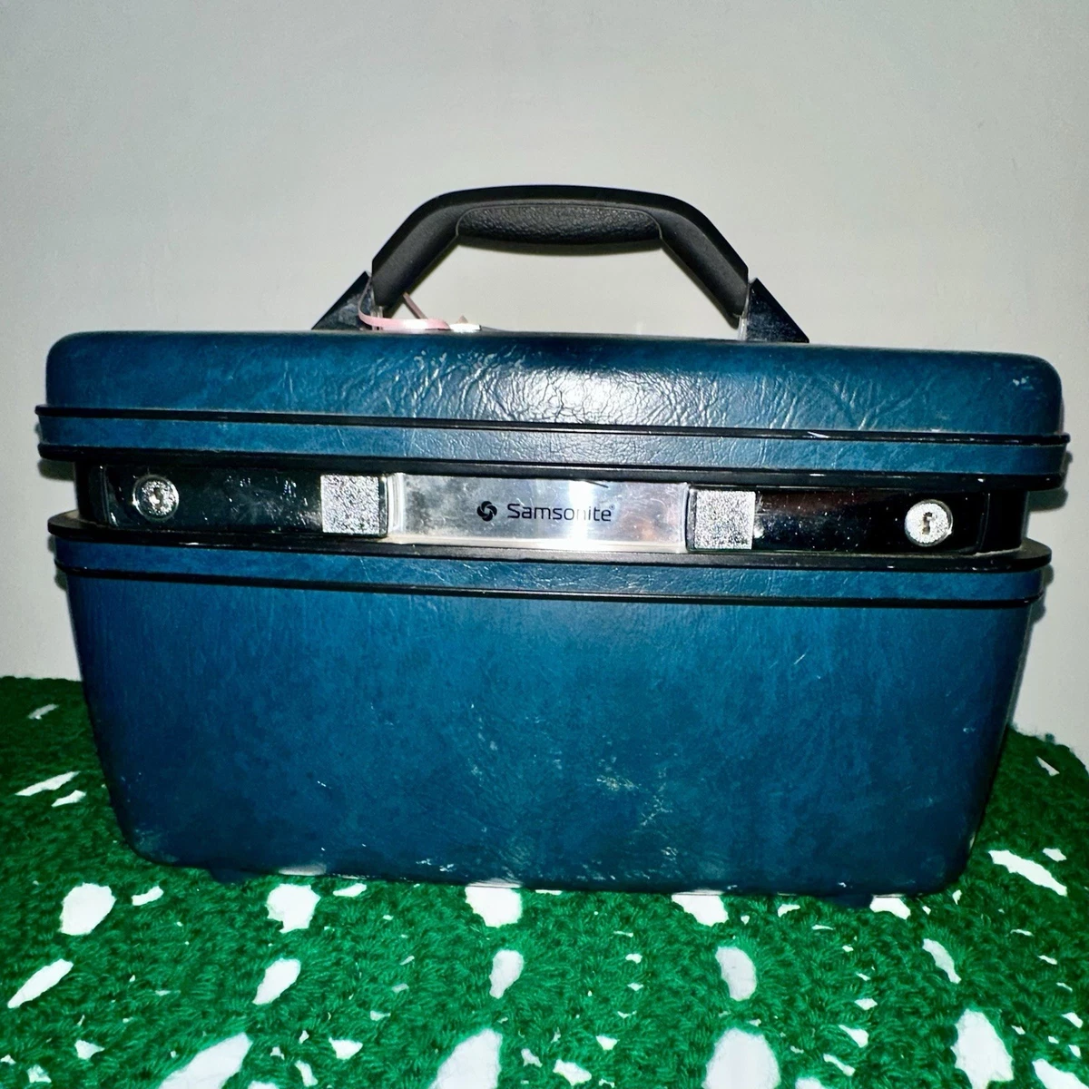 Hard 1980s Vintage Luggage & Vintage Travel Accessories for sale