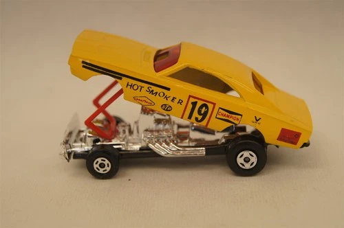 MATCHBOX LESNEY #5 Dodge Charger Hot Smoker Funny Car Yellow 1971 ENGLAND