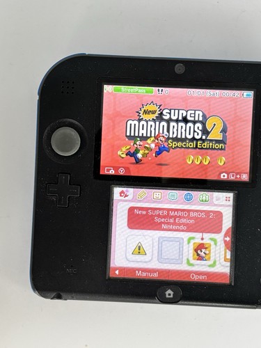 Nintendo 2DS Black Blue Console 4gb Card With Charger & New Super Mario Game - Picture 3 of 7