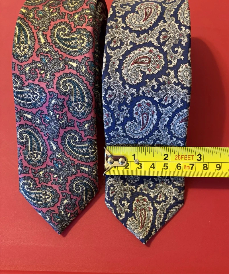 Resilio Collegiate corbata delgada paisley - 2,5 pulgadas de ancho y 56 pulgadas de largo Foto 4 de 4