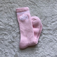 Alo Yoga Throwback Socks Pink White Ribbed Logo Crew Athletic Socks Workout NEW